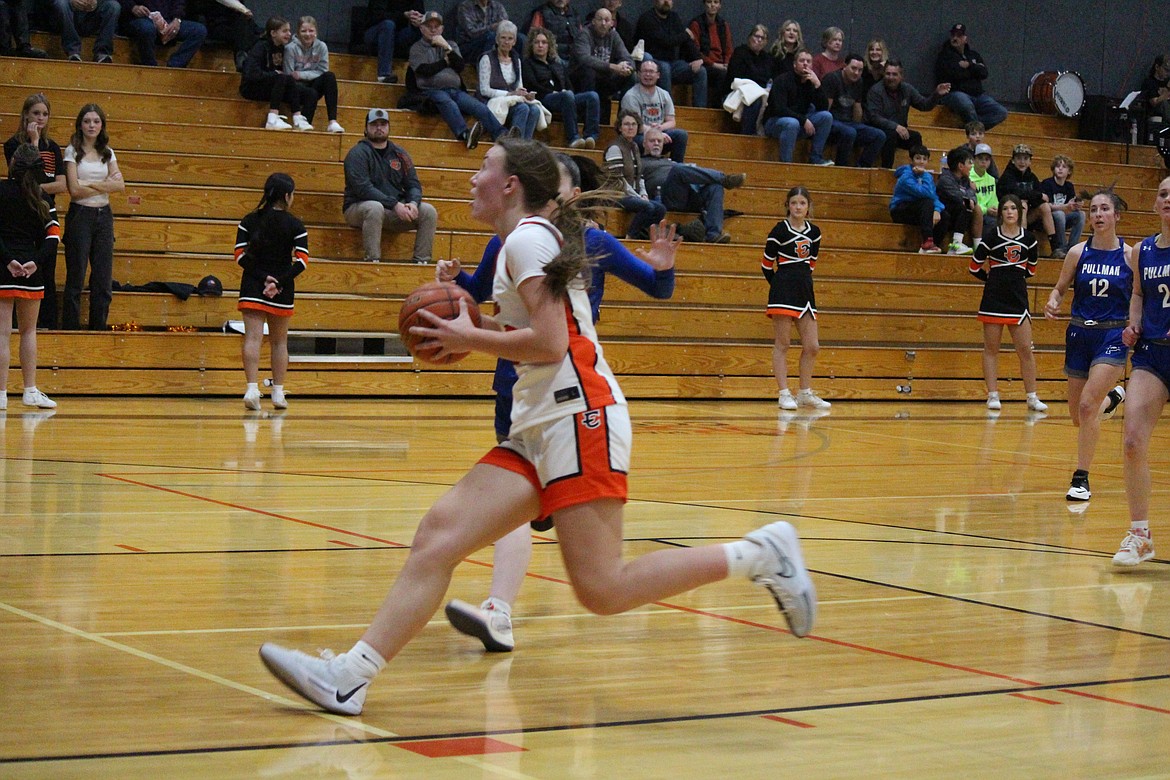 Ephrata guard Molly Evenson goes up for the shot against Pullman in Ephrata’s 56-36 win Saturday.