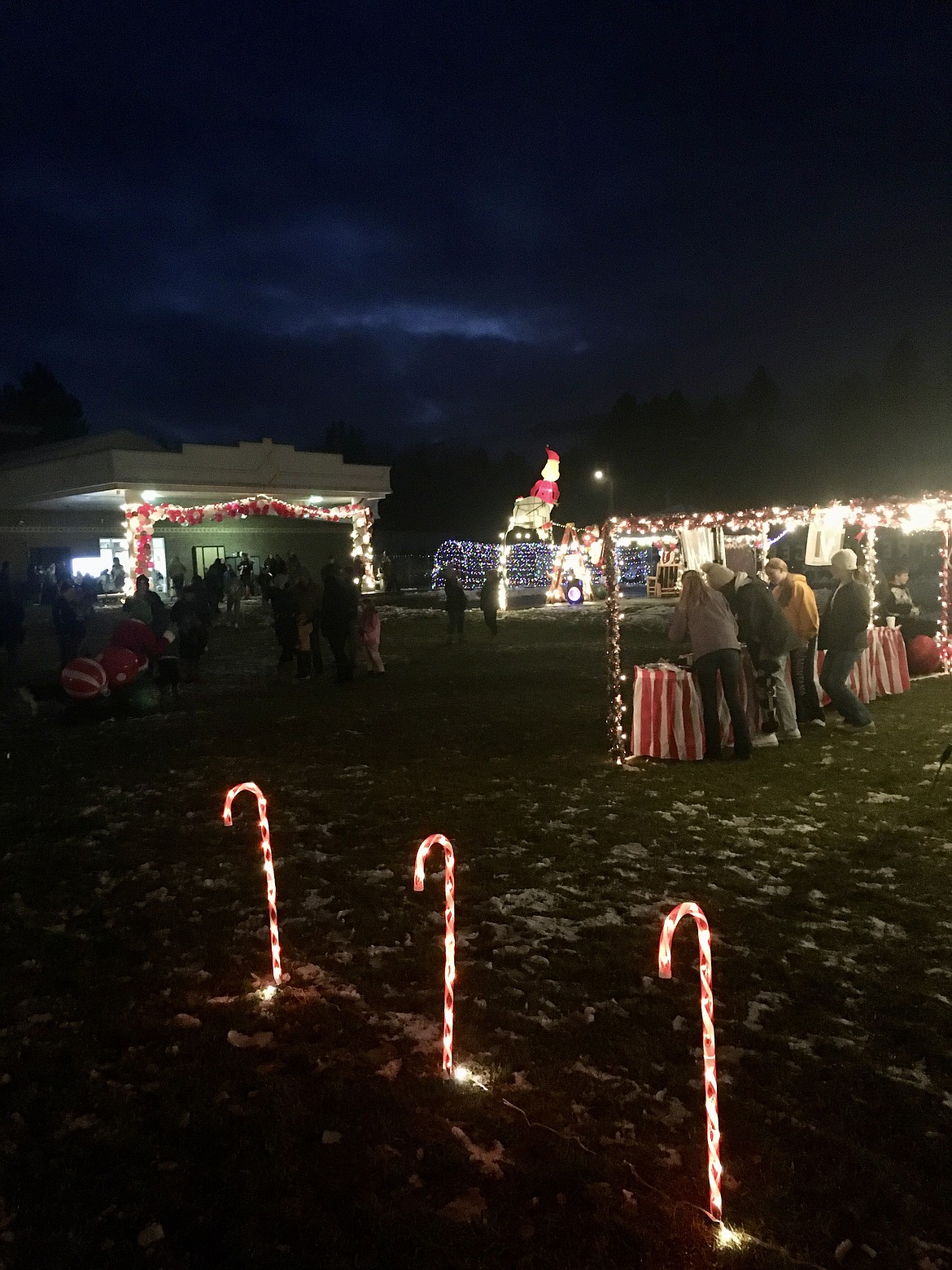 Activities included a snowball throwing game, hot cocoa drinking, and plenty of merriment. (Mineral Independent/Amy Quinlivan)