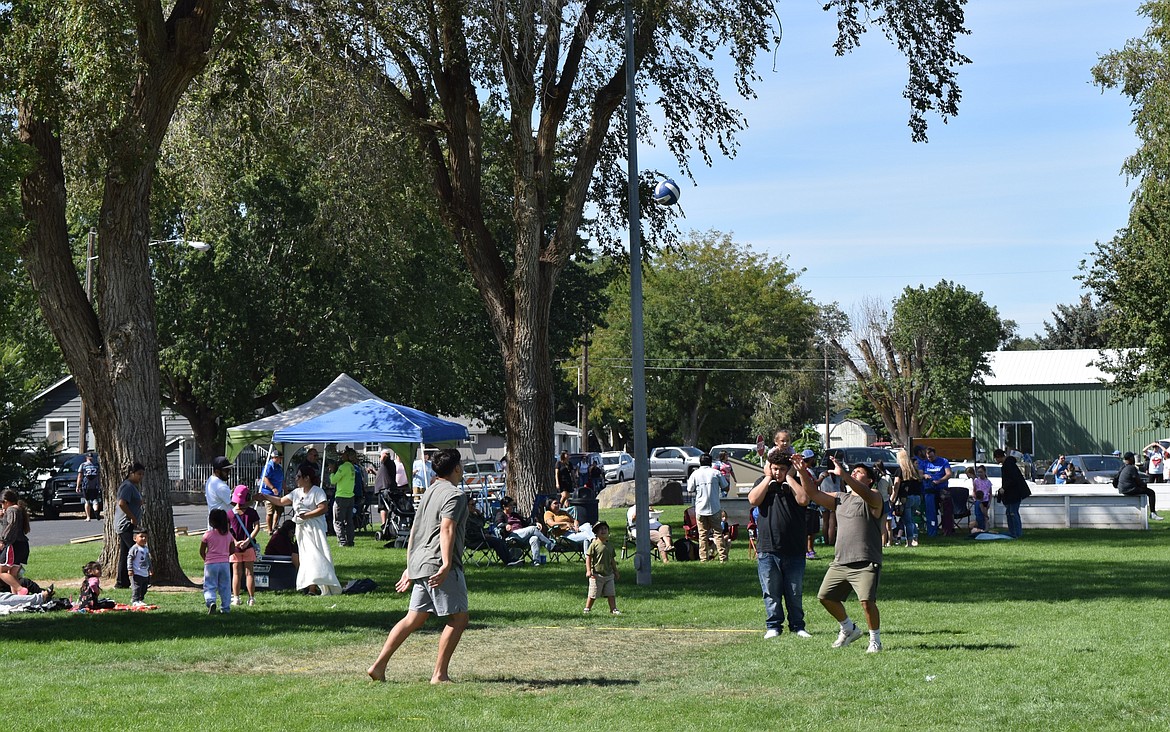 Warden community members play with a volleyball in Warden City Park during the 2023 Community Days event in September. City Administrator Kriss Shuler said the city’s Parks and Recreation Open Space Plan is going well.