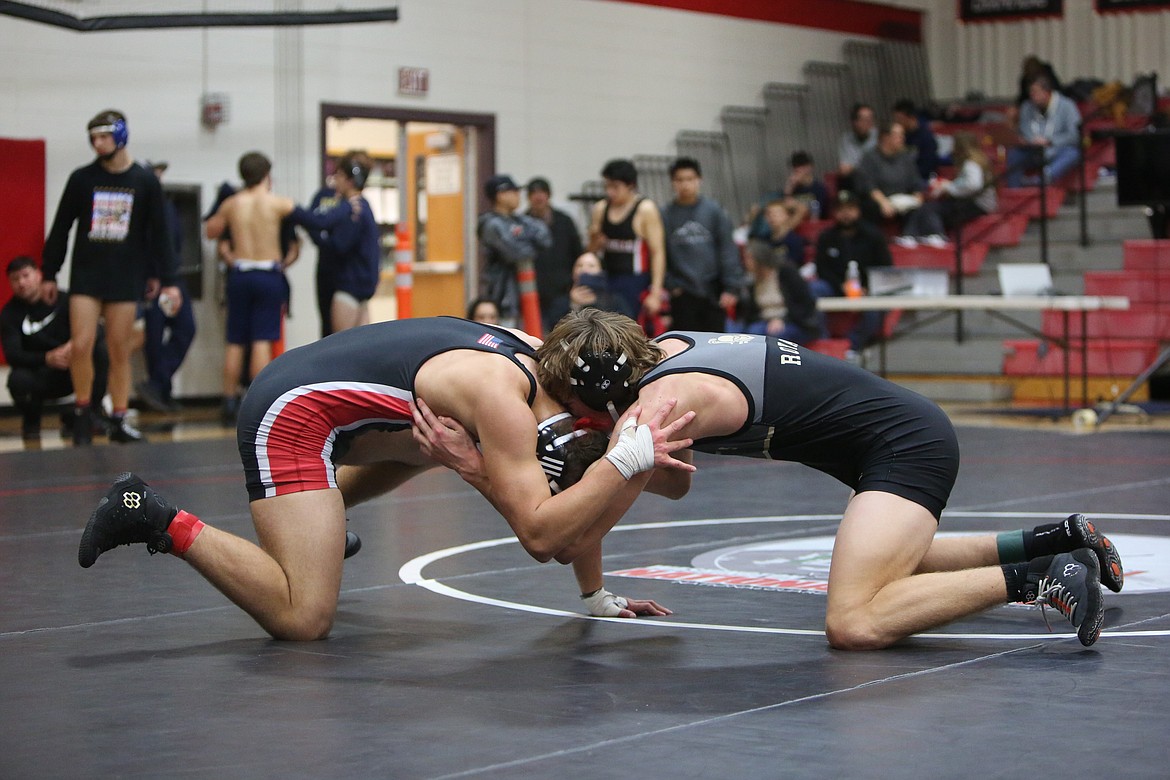 Both Royal and Othello traveled to Idaho for the Tri-State Wrestling Tournament; the Huskies placed 11th in the tournament, Moses Lake placed 25th and Royal placed 46th.