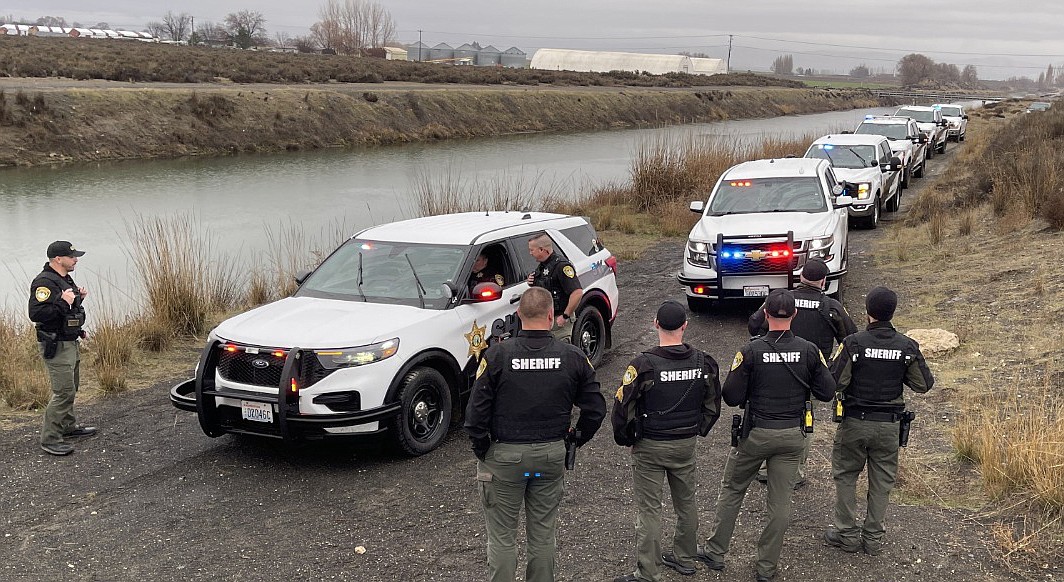 Grant County Sheriff’s deputies apprehended an Ephrata man who led them on an extensive chase and was stopped at the end of a dead-end road, according to the sheriff’s office