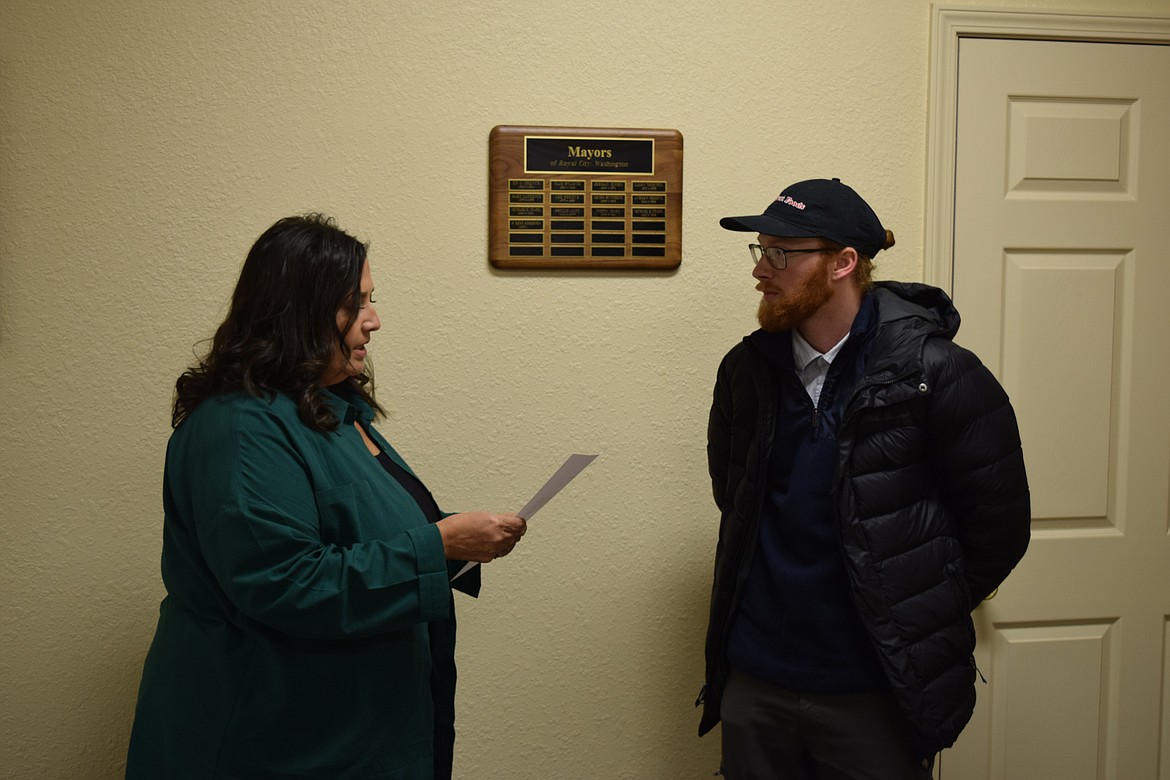 Royal City resident Stanton Fanning takes the oath of office swearing him into Royal City City Council during Tuesday’s regular city council meeting. The council unanimously approved Fanning’s appointment during the meeting.