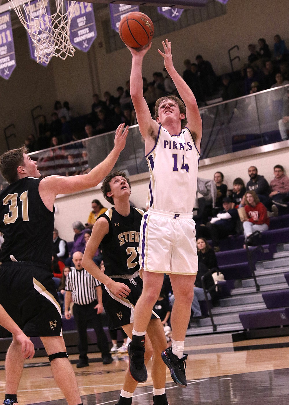 Brock Hendricksen sinks a two-pointer during last Tuesday's Stevensville contest. (Bob Gunderson photo)