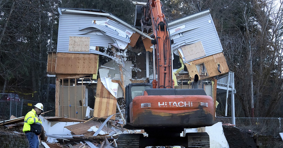 House where 4 University of Idaho students were killed is demolished - Vimarsana News