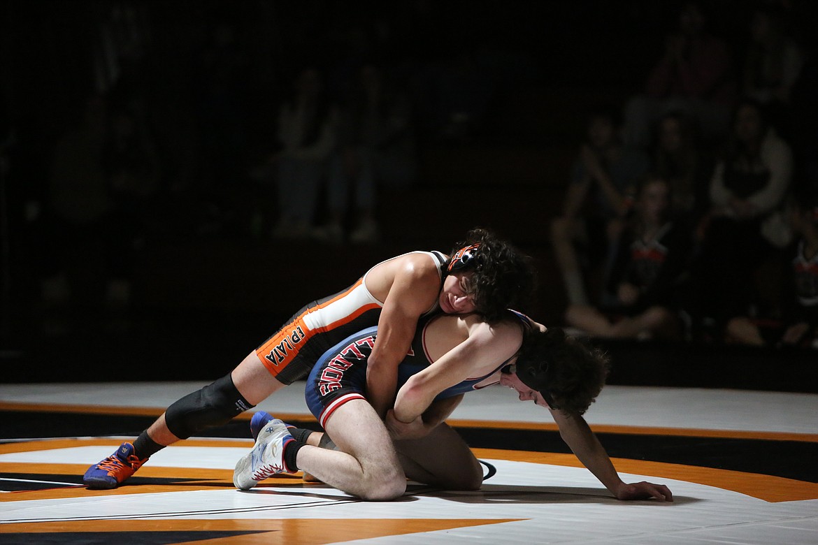 Ephrata senior Alex Gutierrez Castillo ended the Dec. 8 dual with a 6-0 win over Ellensburg’s Tyler Bacon, a match that Ephrata Head Coach Joe Knox called the “highlight of the night.”