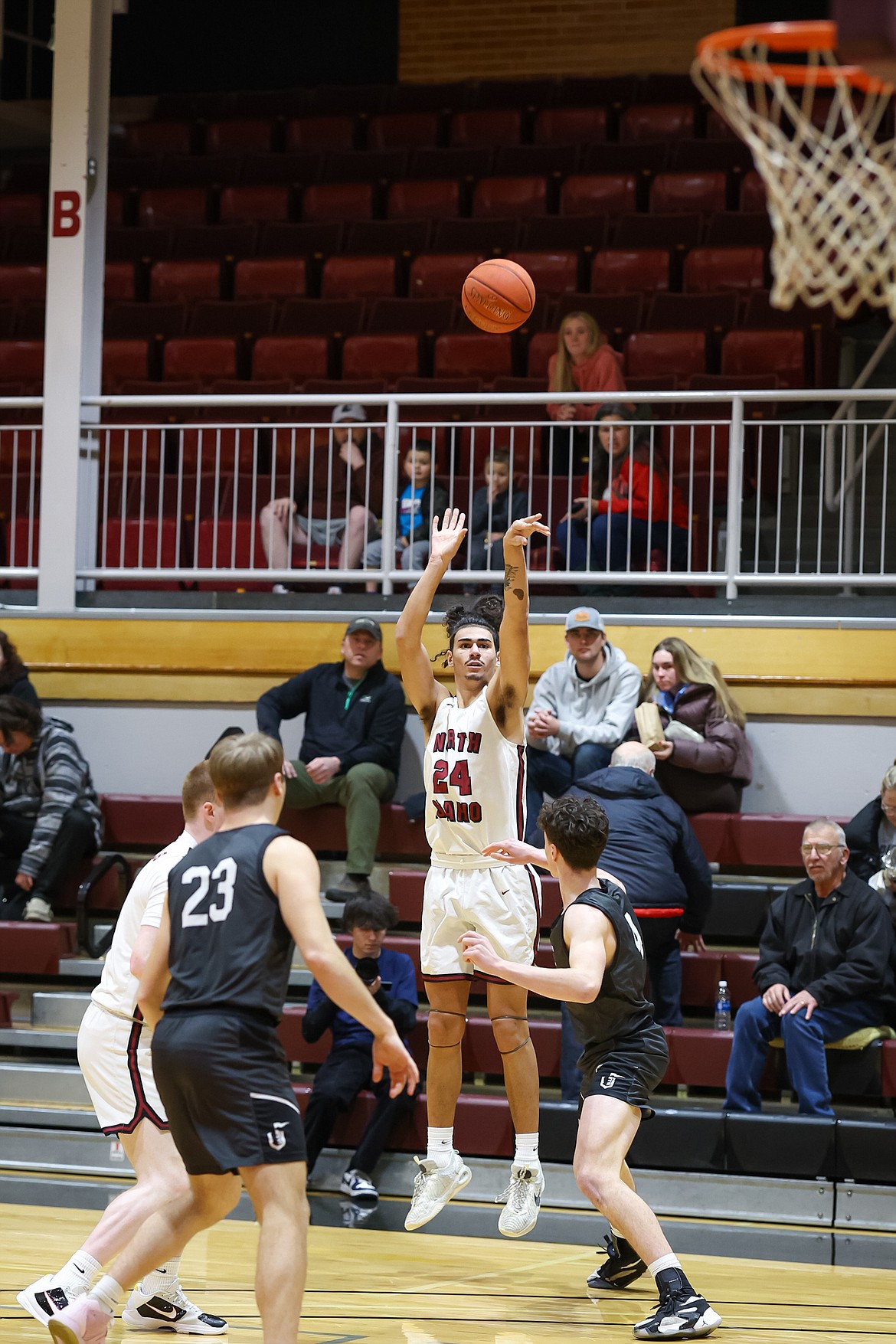 KYLE DISHAW PHOTOGRAPHY
Jalen Skalskiy, a redshirt sophomore from Lakeland High, puts up a 3-pointer during Tuesday's game against Wenatchee Valley.