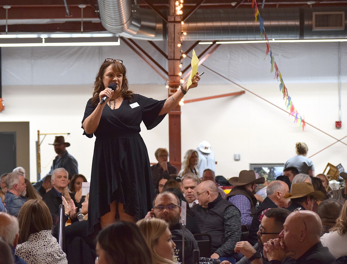 Columbia Basin Cancer Foundation Executive Director Angel Ledesma addresses visitors at the 2023 Country Sweethearts benefit. This year’s dinner and auction is Feb. 3.