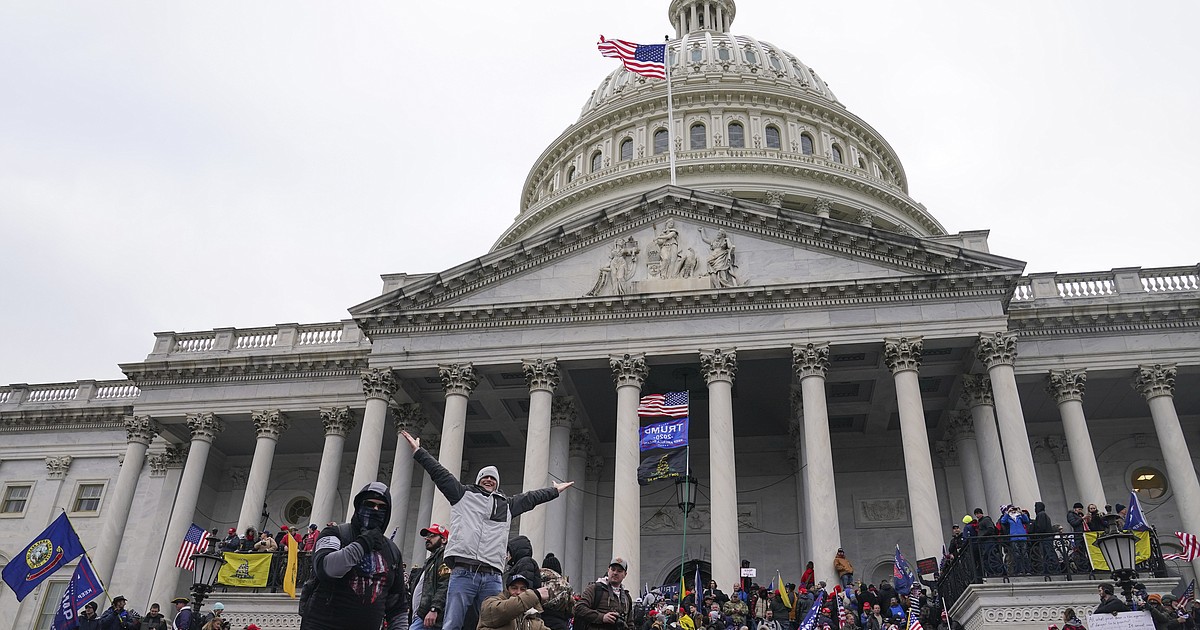 To plead or not to plead? That is the question for hundreds of Capitol riot defendants - Vimarsana News
