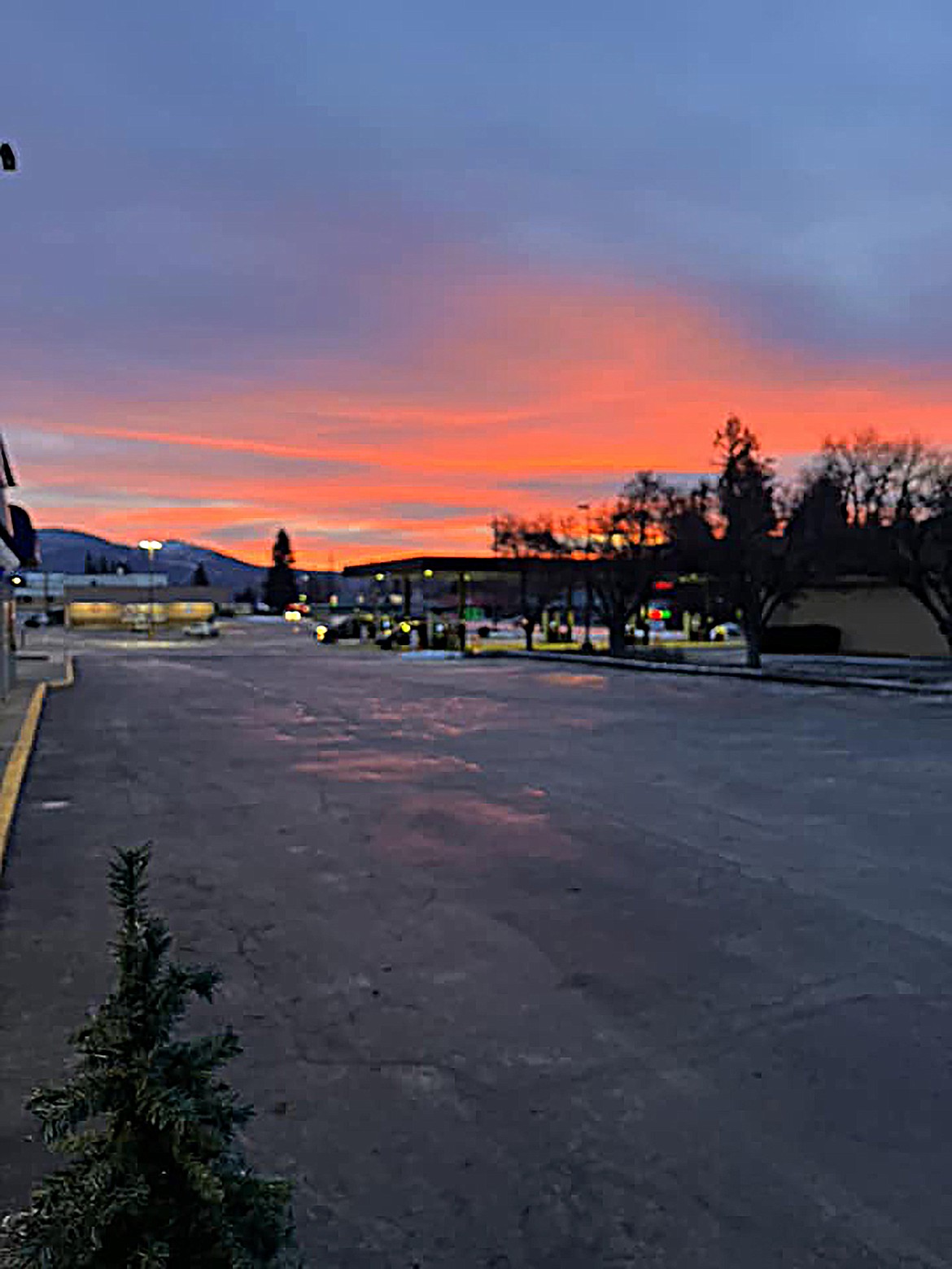 Tiffiny Simpkins shared this Best Shot of a recent sunset in Priest River. If you have a photo that you took that you would like to see run as a Best Shot or I Took The Bee send it in to the Bonner County Daily Bee, P.O. Box 159, Sandpoint, Idaho, 83864; or drop them off at 310 Church St., Sandpoint. You may also email your pictures to the Bonner County Daily Bee along with your name, caption information, hometown, and phone number to bcdailybee@bonnercountydailybee.com.