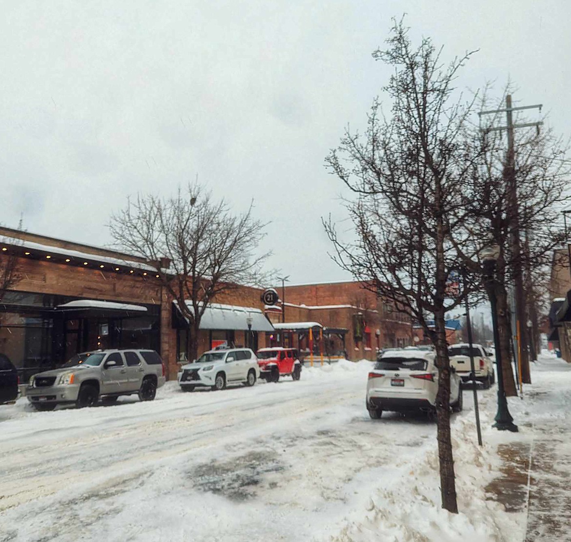 With blustery winds, powdery snow, and freezing rain forecast for the weekend, Bonner County Road and Bridge Director Jason Topp encouraged residents to stay home if they can and to be patient if they do have to travel.