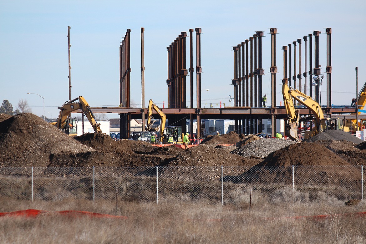 Shovels move dirt on the site of the new Samaritan Hospital Monday morning. The hospital is being built by Graham Construction.