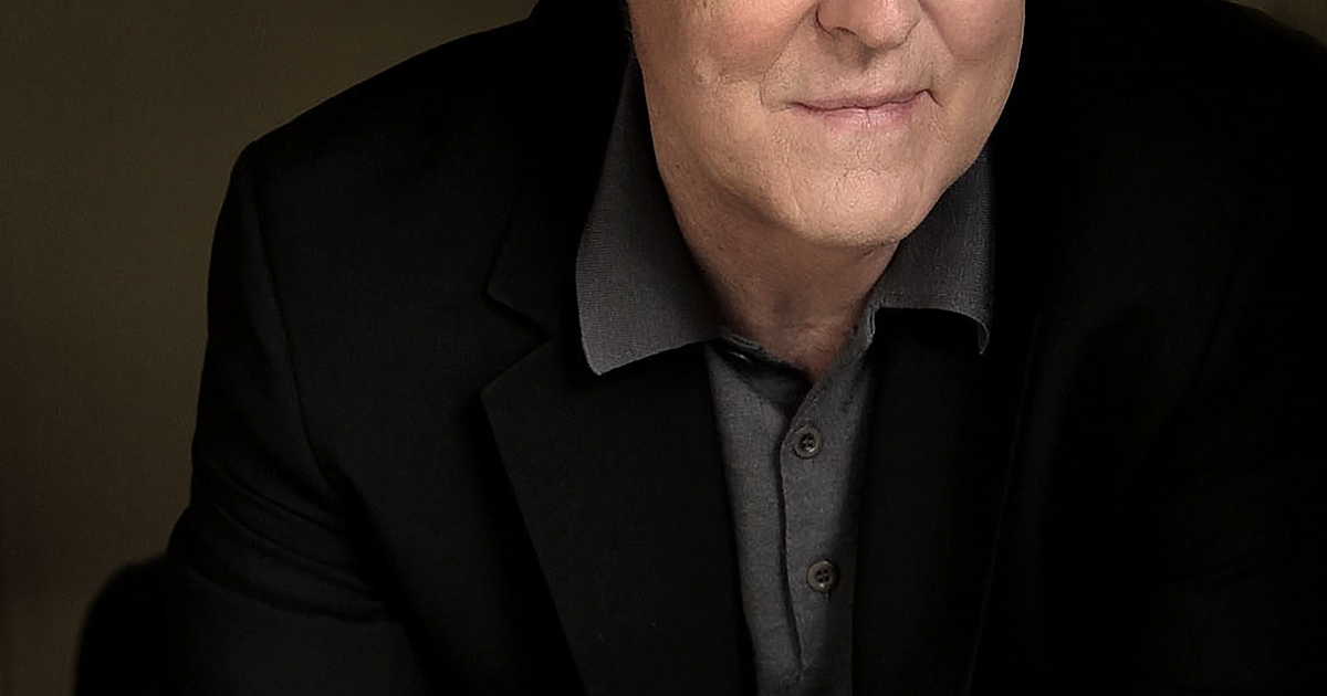 John Lithgow performs at the Wachholz Center on April 8