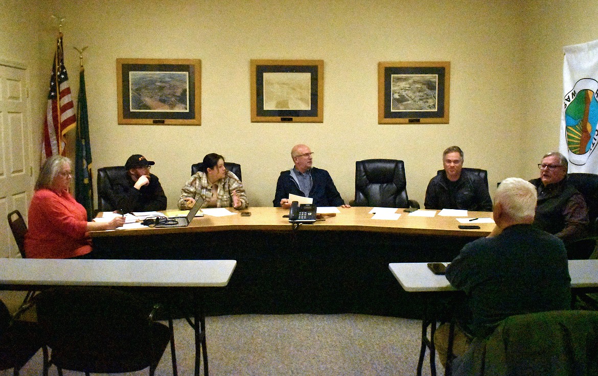 From left: Royal City Finance Director Janice Flynn, Council members Stanton Fanning and Perla Garcia, Mayor Michael Christensen and Council members Ryan Piercy and Rick Kannely discuss dog park rules with Public Works Director John Lasen.