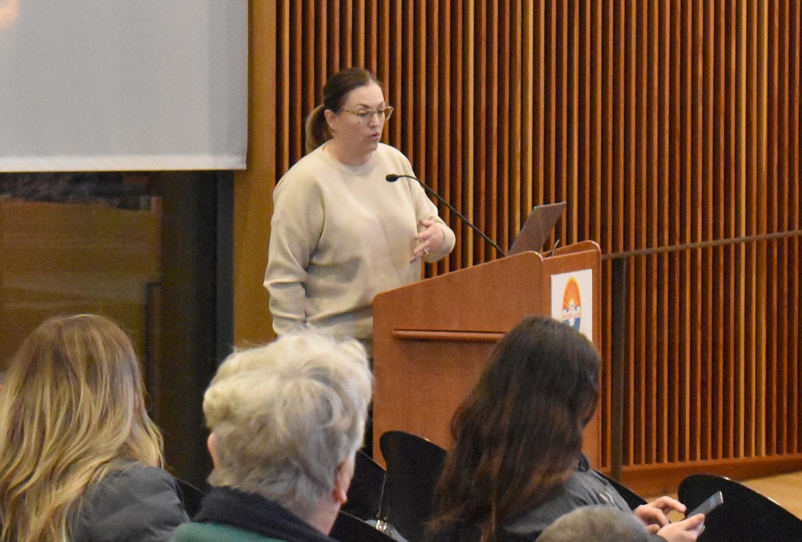 Mickenzie McIntyre addresses the Moses Lake City Council Tuesday about the dearth of parking downtown.