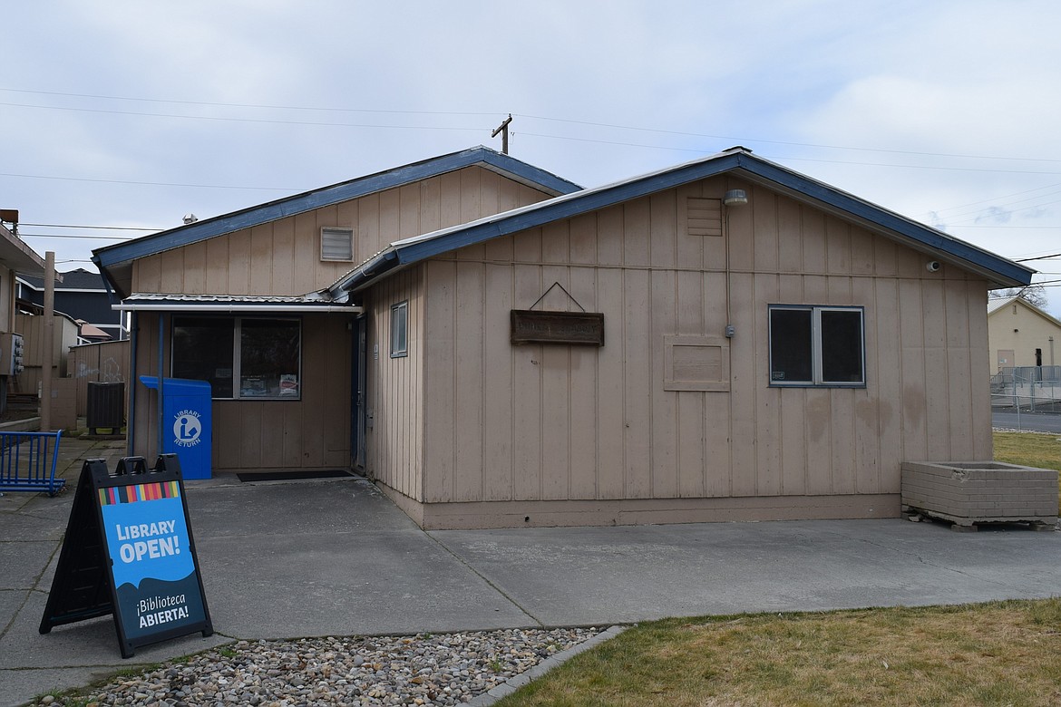 A group of Warden seniors have started meeting after more than a decade without an operating senior center in town. The group is currently meeting every Saturday from 12:30 p.m. to 2 p.m. at the Warden Public Library, pictured.