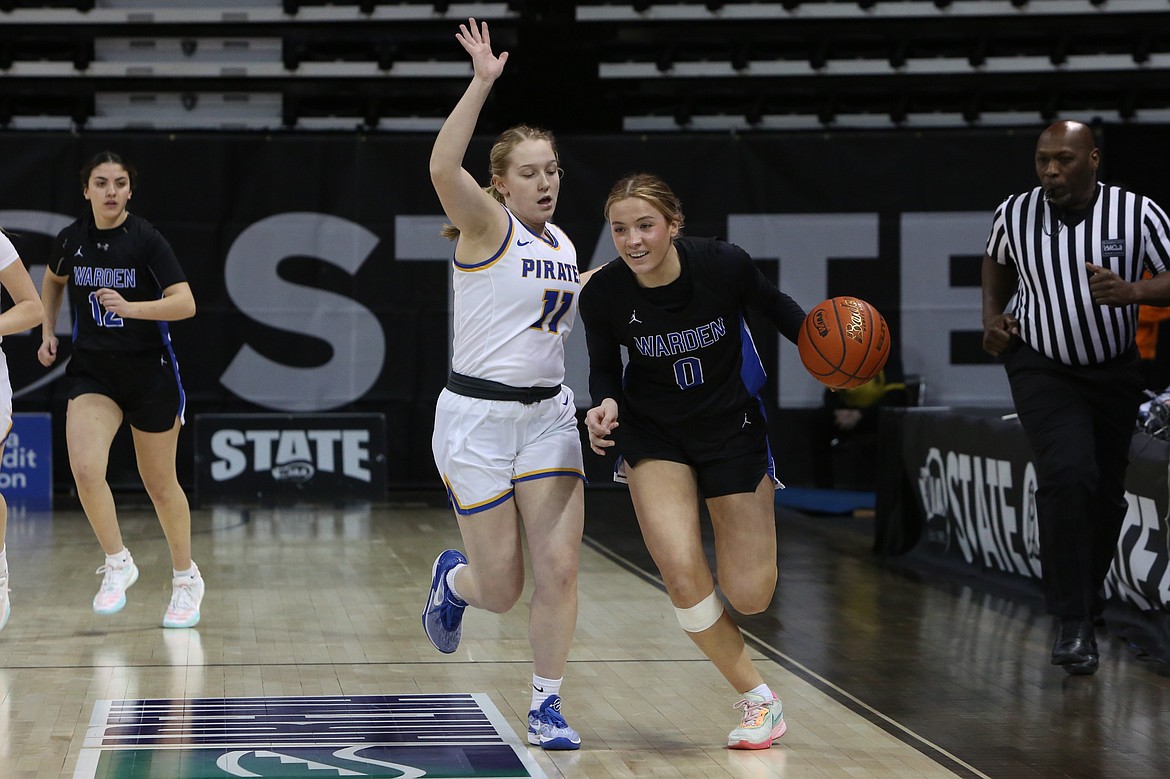 Warden senior Lauryn Madsen (0) was the Eastern Washington Athletic Conference Player of the Year this season.