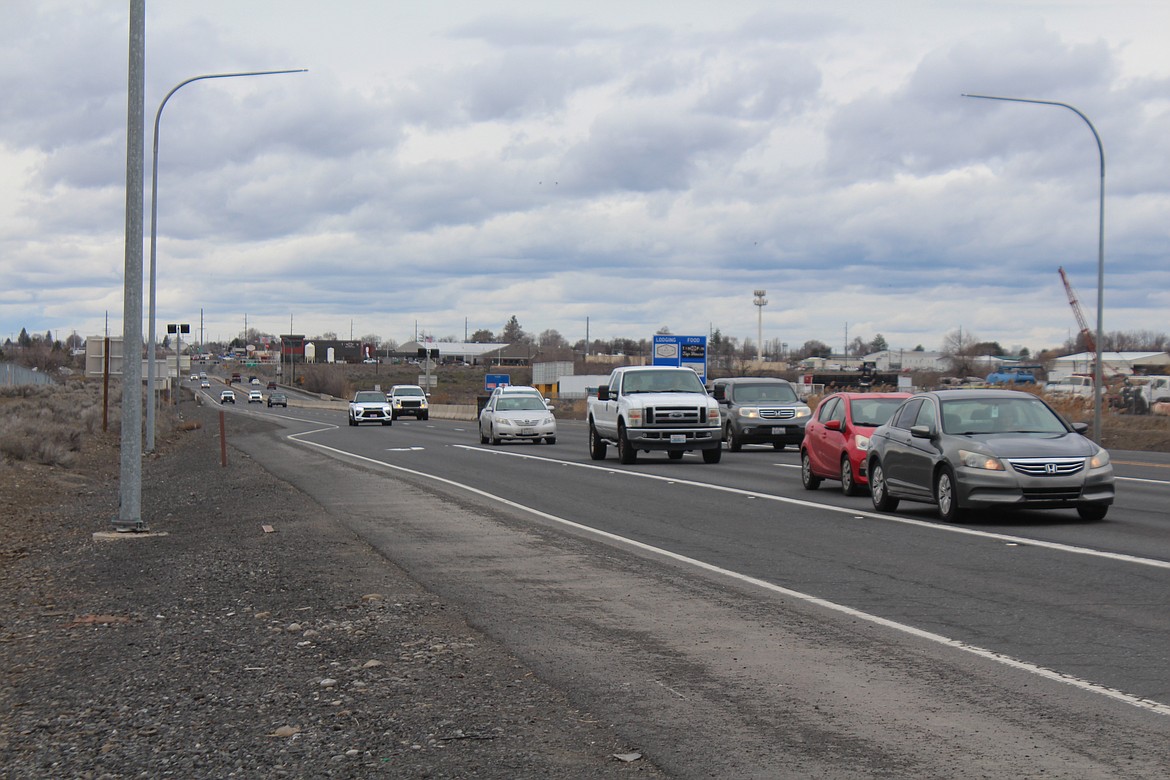 Drivers approach the intersection at State Route 17 and South Broadway Avenue. Seven miles of SR 17 will be repaved beginning April 1.