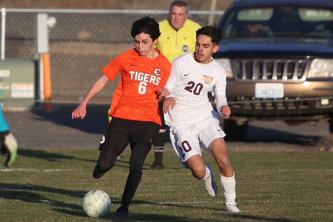 Tuesday night’s soccer match between Moses Lake and Ephrata ended in a 3-3 draw after the Tigers scored two goals in the game’s final 10 minutes.