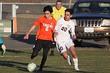 Mavs-Tigers soccer match ends in a draw