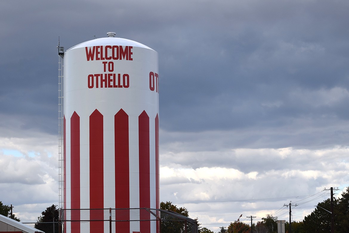 One of Othello’s water towers, located on 14th Avenue. Monday’s Othello City Council meeting featured an update on the city’s plan to move away from the city’s dependence on depleting groundwater.