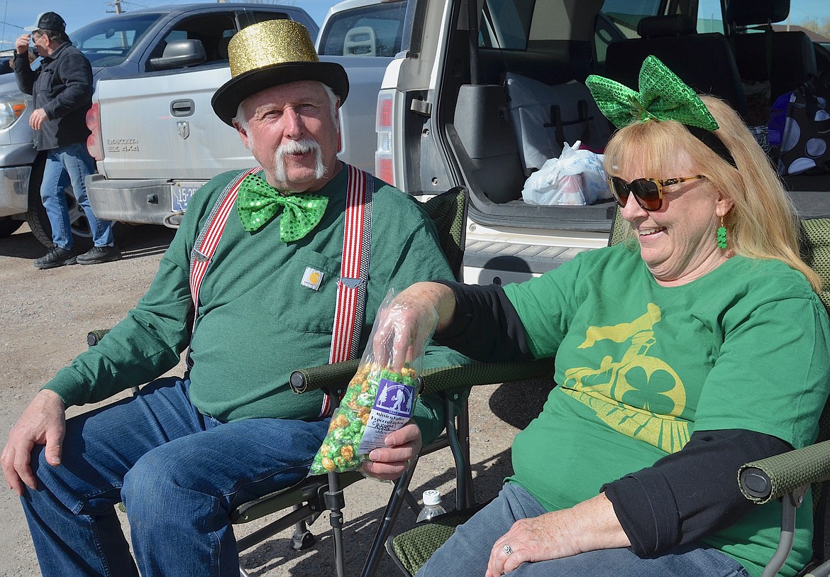 VETERAN PARADE WATCHERS Jerry and Marlena Burden were full of St. Patrick's Day cheer. (Kristi Niemeyer/Leader)