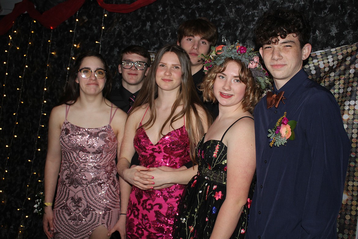 Students gather for a photo at the Superior High School prom. (Monte Turner/Mineral Independent)