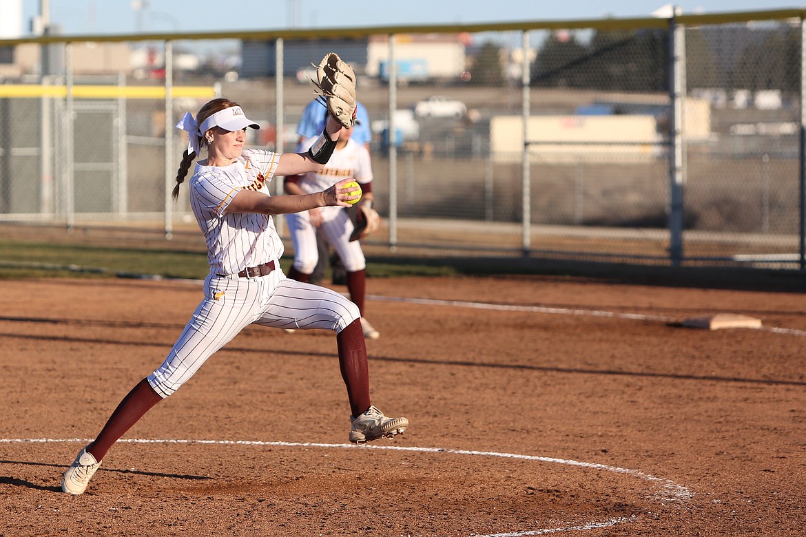 The Moses Lake softball team travels to Sunnyside for a doubleheader against the Grizzlies on Friday.