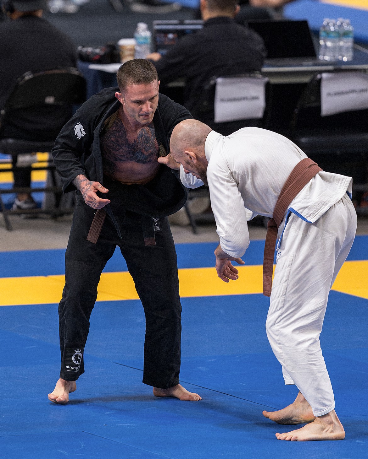 TIM HOPF/Moonhed Media
Mark Stephens, a 1996 graduate of Kootenai High, competes in the IBJJF Pan-American Jiu-Jitsu tournament in Florida last weekend. Stephens was second in his division, his first as a brown belt.