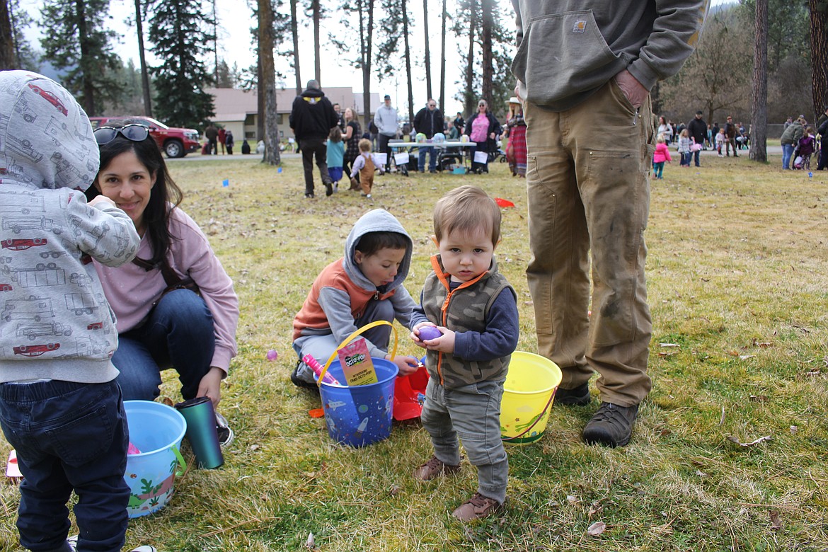 Several categories were sectioned off according to age, so big kids and little kids weren’t competing with each other at the Superior Easter egg hunt. (Monte Turner/Mineral Independent)