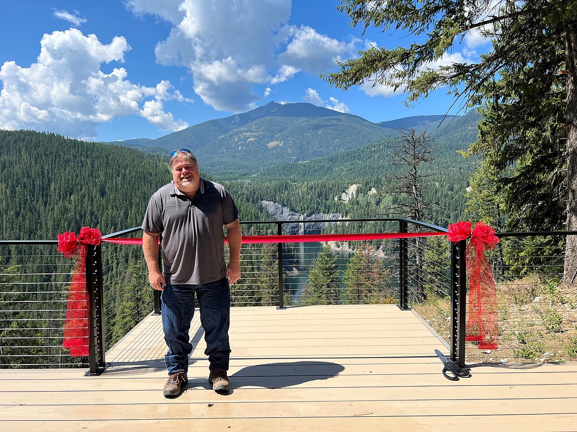 Gary Keating enjoys a visit to the Peewee Falls Overlook.