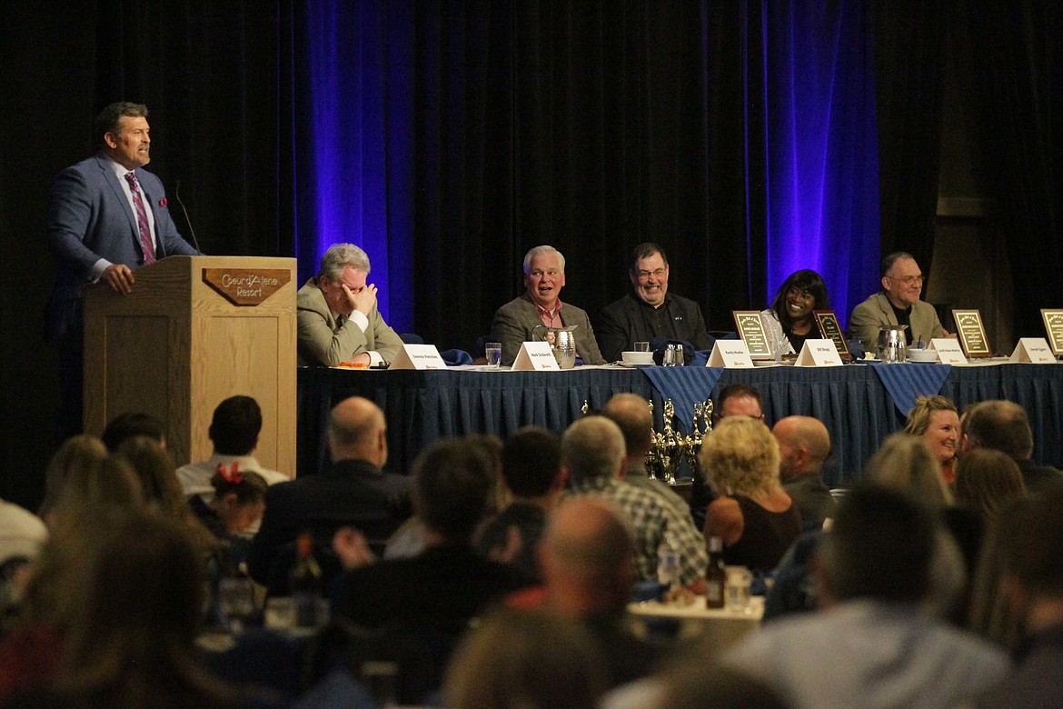 MARK NELKE/Press
Former Idaho and NFL offensive lineman Mark Schlereth, left, featured speaker at Saturday night's North Idaho Sports Banquet at The Coeur d'Alene Resort, draws laughs from other at the head table. From left: Emcee Dennis Patchin and newly inducted North Idaho Athletic Hall of Famers Randy Mueller, Bill Bopp, Jackie Ross-Mattox and Darrah Eggers.