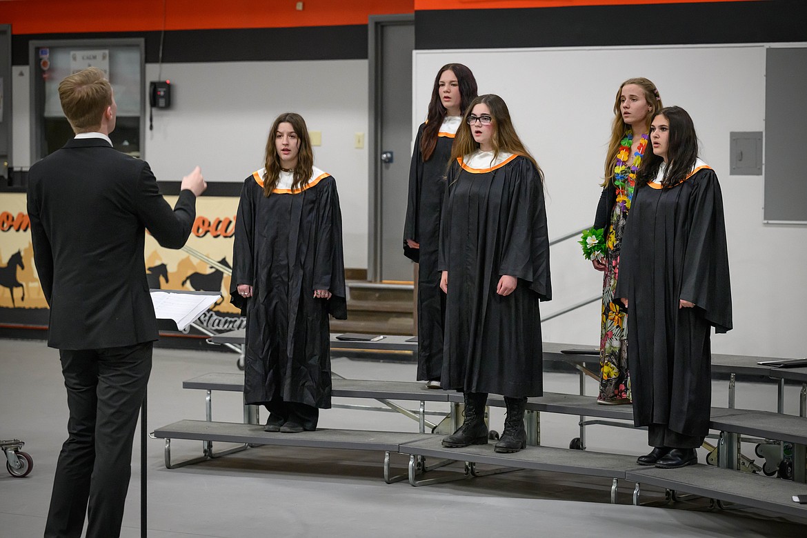 Choir members Abigail Wessely, Maddie Carter, KayLynn Boes, Randie Kilgore and Kennedy Starika singing their opening song "Home." (Tracy Scott/Valley Press)