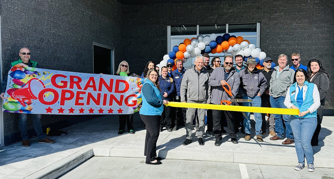 The Hayden Chamber of Commerce celebrated a ribbon cutting with Metro Car Wash.