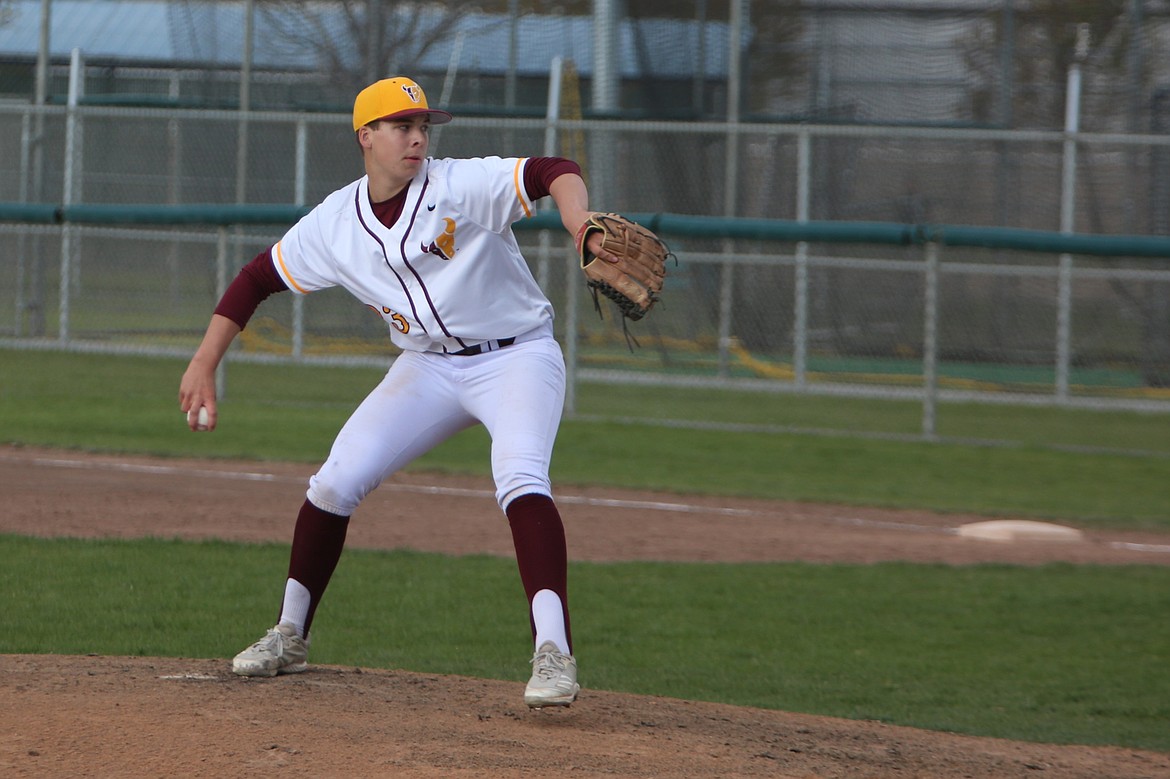 Moses Lake junior Kason Whitaker pitches during the top of the sixth inning against Davis on Tuesday.