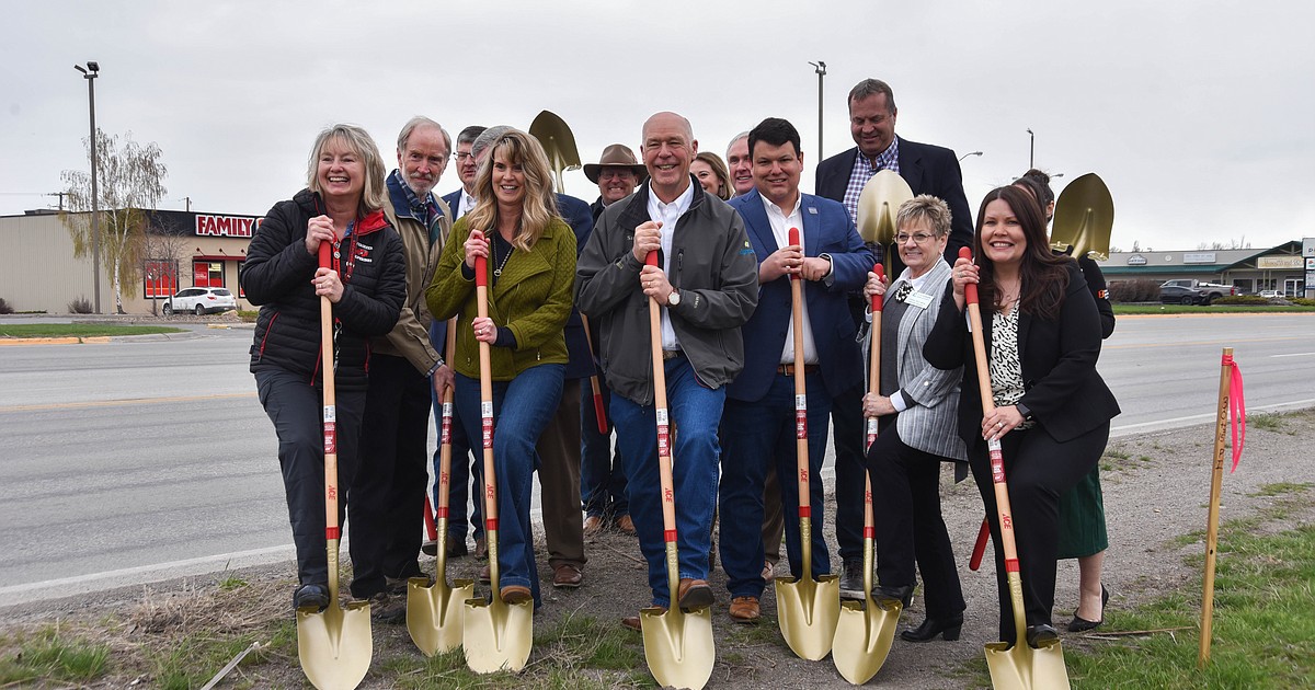 Evergreen community breaks ground on sidewalk project along U.S. 2 - Vimarsana News
