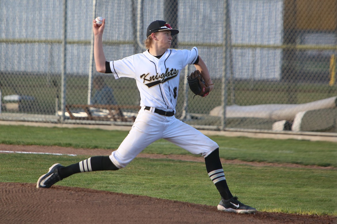 The Royal Knights improved to 4-2 in the South Central Athletic Conference (East) with Friday’s sweep of Naches Valley in a doubleheader.