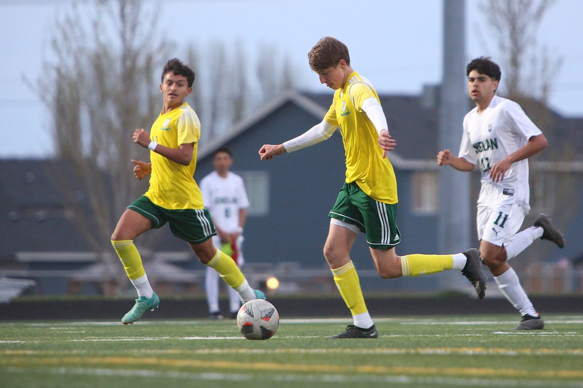 After falling to Royal two weekends ago, the Quincy Jackrabbits picked up a 10-0 win over Omak to improve to 5-1 in the Caribou Trail League.