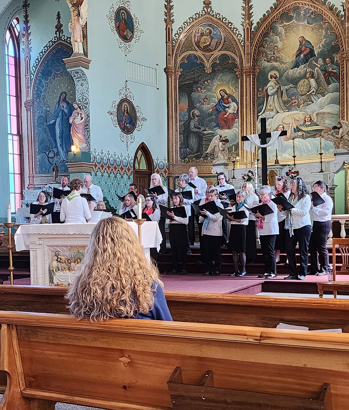 The Mission Valley Choral Society blends voices in a concert last weekend at the majestic St. Ignatius Mission. (Berl Tiskus/Leader)