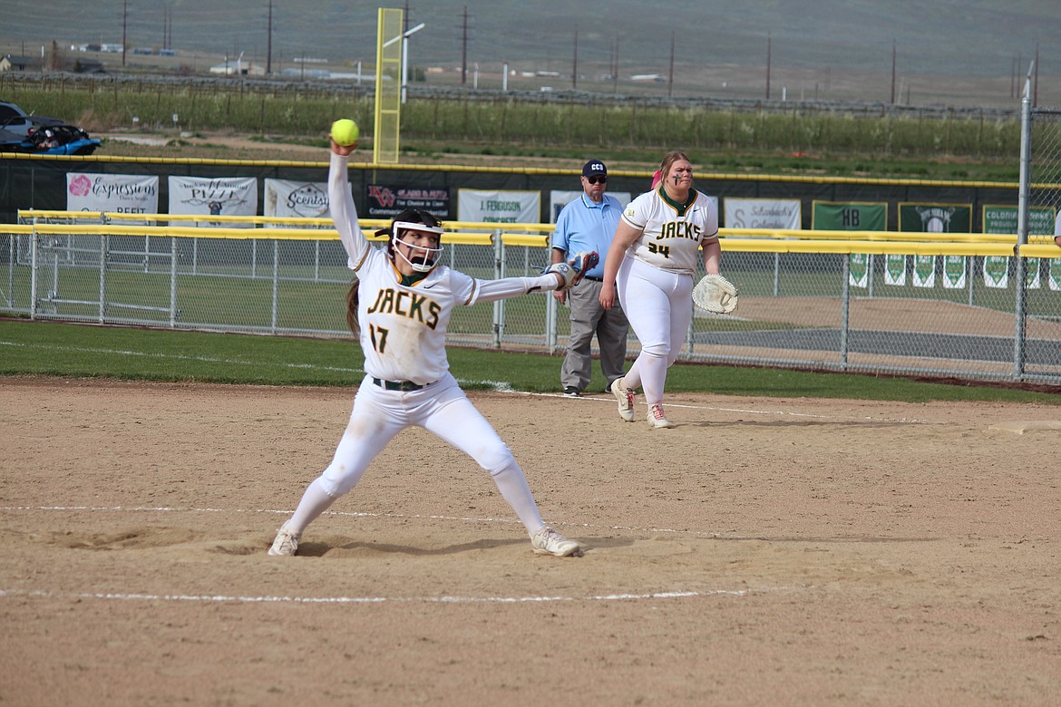 Genesis Hinojosa delivers the pitch for Quincy in Tuesday’s game against Ephrata.