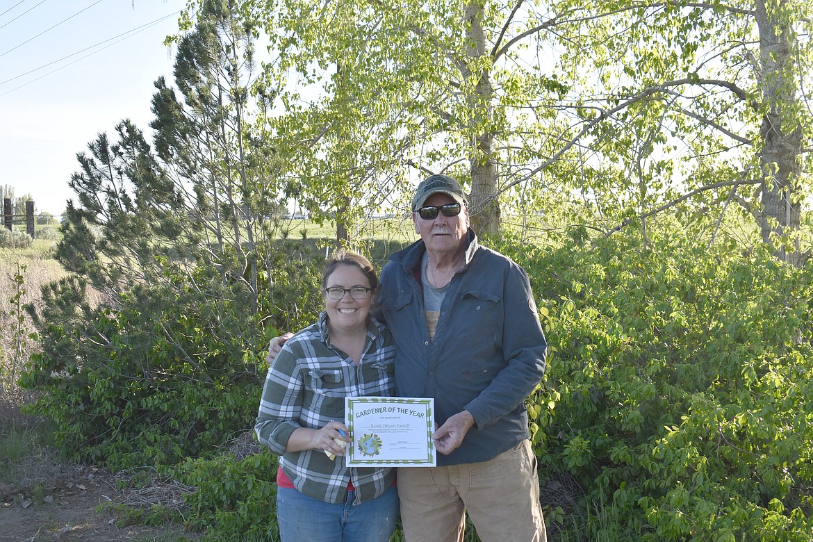 Moses Lake Garden Club President Valerie Parrott poses with the club’s first Gardener of the Year, Wayne Ratcliff.