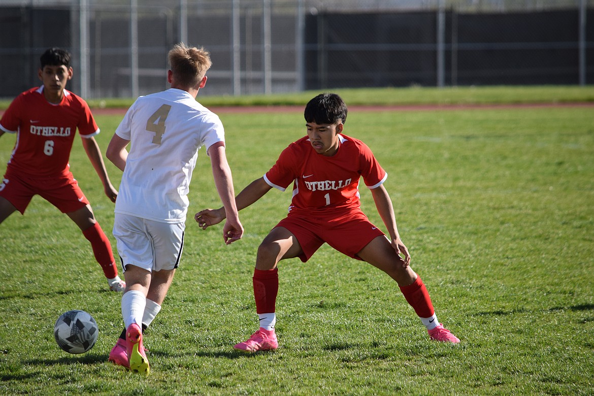 Othello junior Ruben Mancilla (1) scored the game’s opening goal in the 8th minute against Selah.