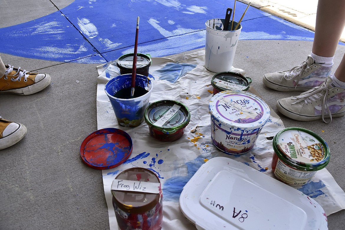 An array of supplies for sidewalk murals (Kelsey Evans/Whitefish Pilot).