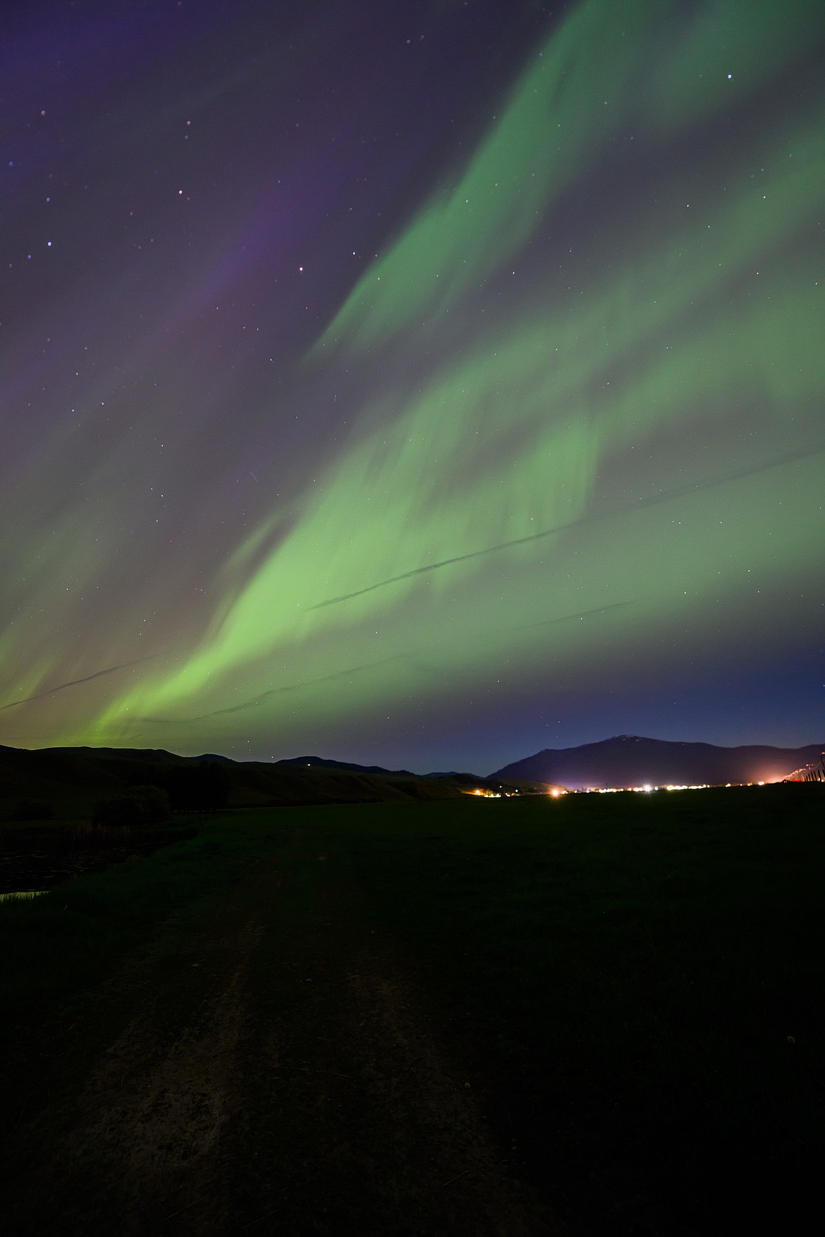 Northern lights dance over Plains on Friday night. (Tracy Scott/Valley Press)