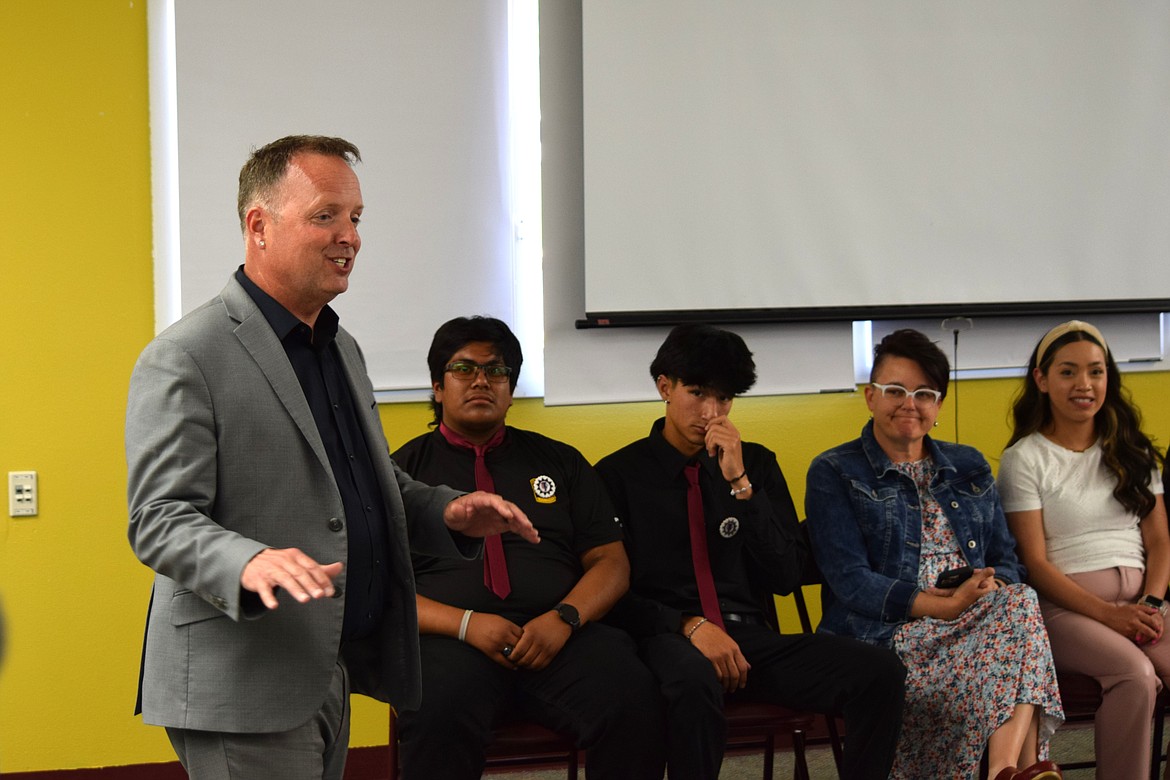 Wahluke School District Superintendent Andy Harlow, standing left, introduces a panel of students, school staff and community members to Superintendent of Public Instruction Chris Reykdal Thursday in the Wahluke Junior High library.