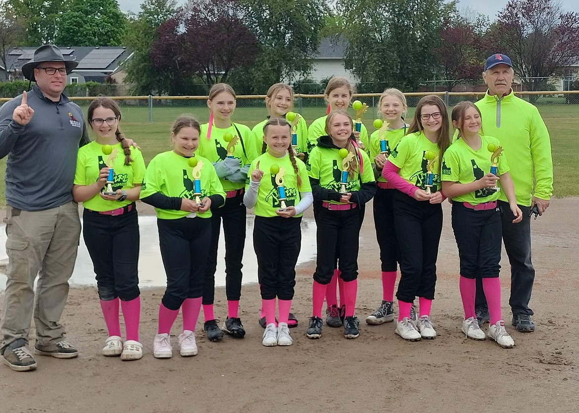 Courtesy photo
Jitterz Espresso won the 10U fastpitch championship in the Kootenai Girls Softball Association. In the front row from left are manager Josiah Drewien, Ingrid Drewien, Addie Moak, Quinn Burrill, Whitney Mott, Jordan Easter and Gracie Tune; and back row from left, Scarlett Mysse, Ava Quast, Kemper Strawn, Elliette Shupe and assistant coach Grandpa. Not pictured are coach Tyler Vranich, Lucy Vranich and Olivia Aceves.