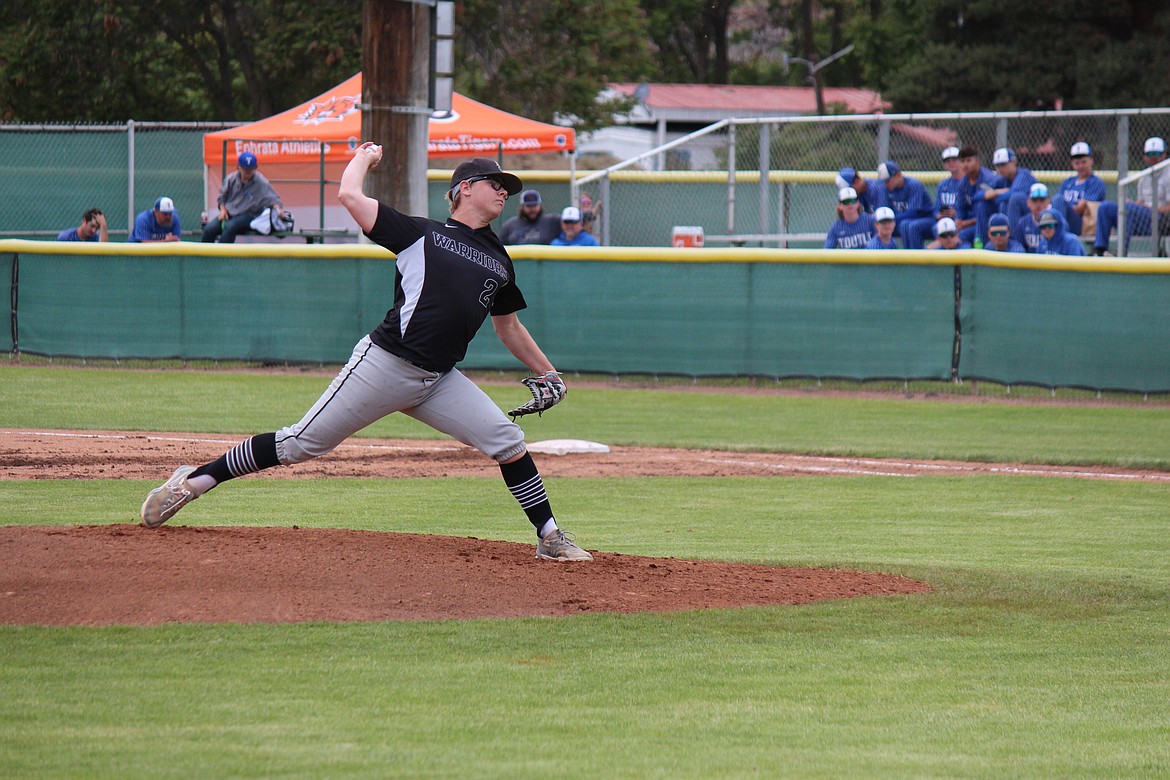 Caden Correia (2) pitched Almira Coulee Hartline into the title game with a dominating win over Naselle.