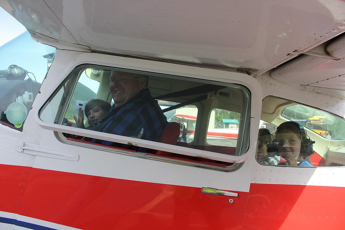 Ed Lovrien, President of EAA 517 could load 3 students at a time in his Cessna 182. The pilots donated their time and fuel for the morning.