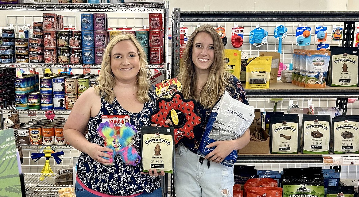 Kaylin Collier (left) and Cassidy Olsen of North Idaho Pet Stop.