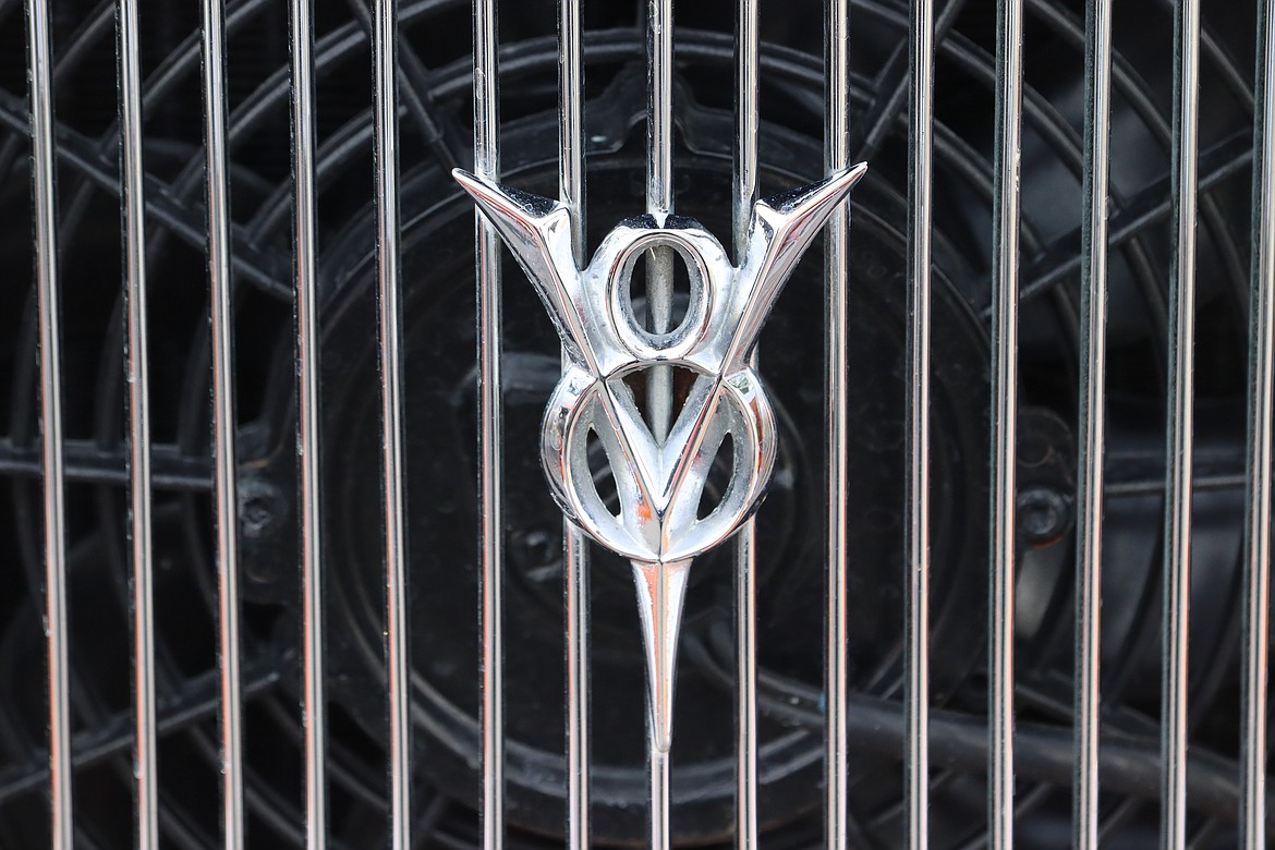 A V8 rests in this Car d'Lane entry, as evidenced by the front grill.