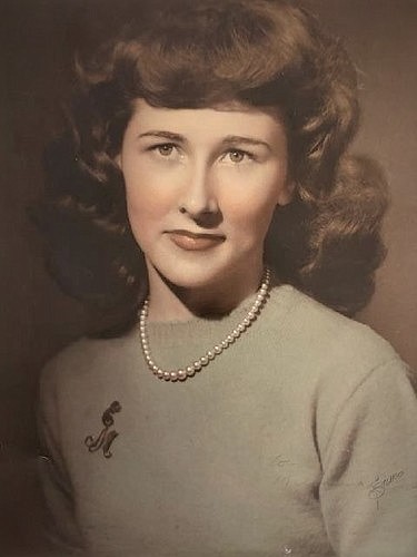 Ellen Ardean Conklin loved her family, travel adventures and quiet times by the lake.